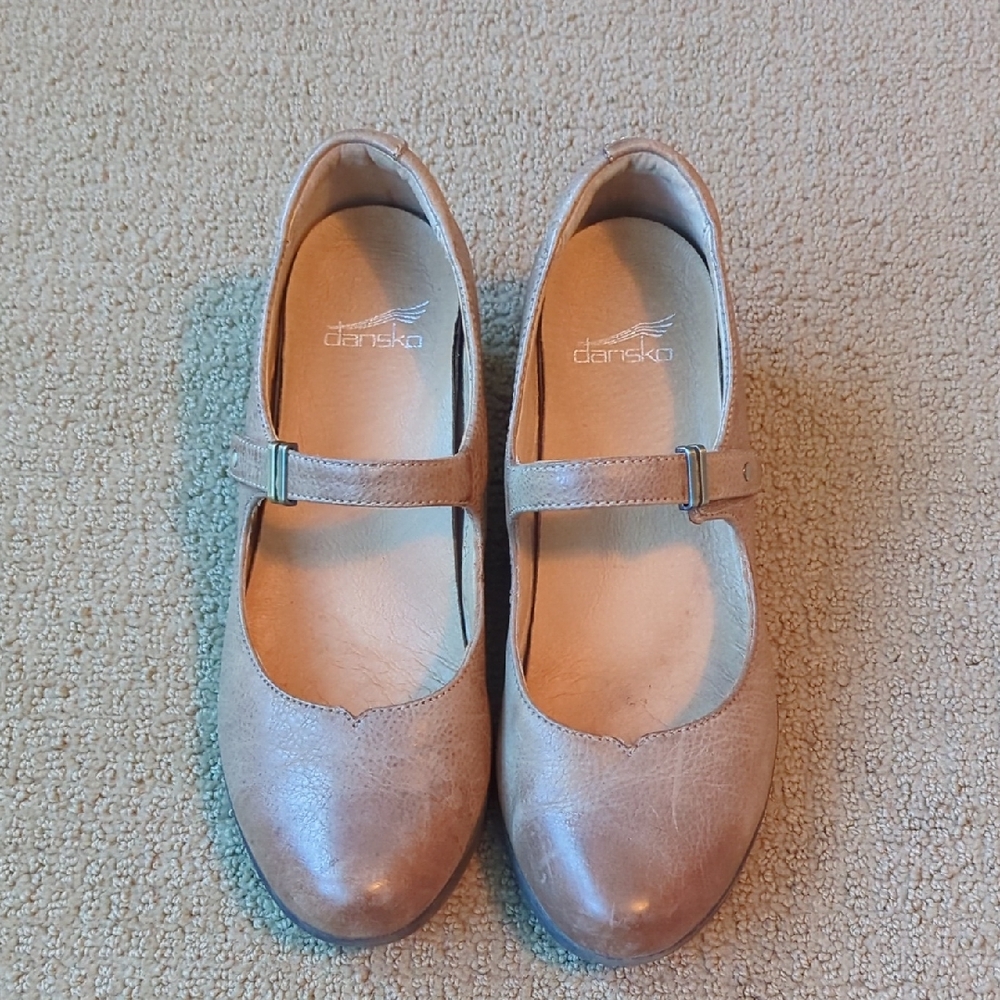 Dansko Women's Mary Jane Dress Shoes - Tan